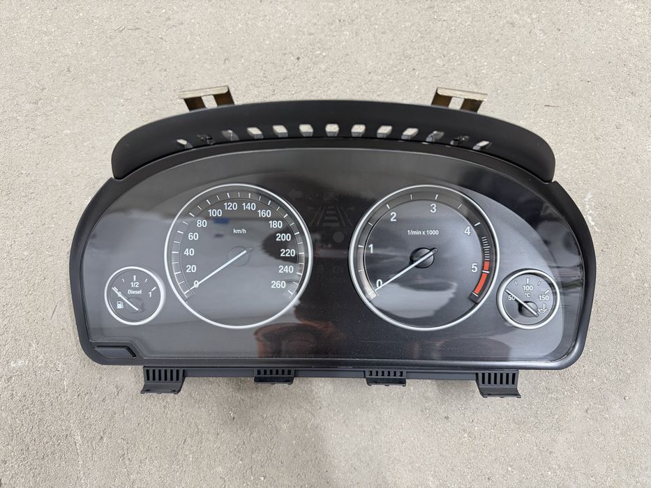Bmw F10/F11 табло с хедъп