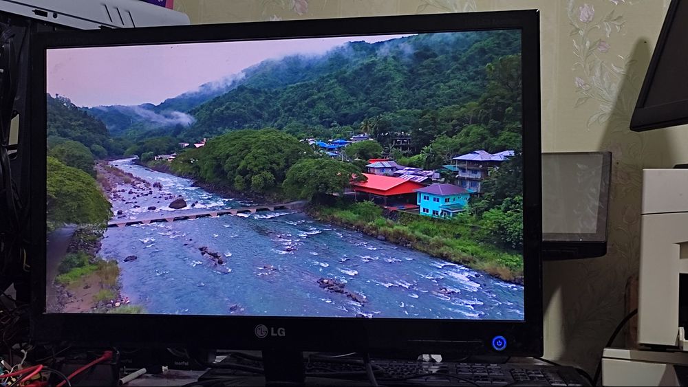 монитор 24" + кронштейн