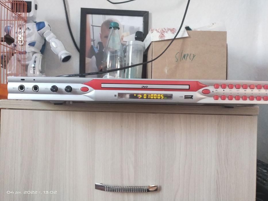 DVD проигрыватель и ещё может USB