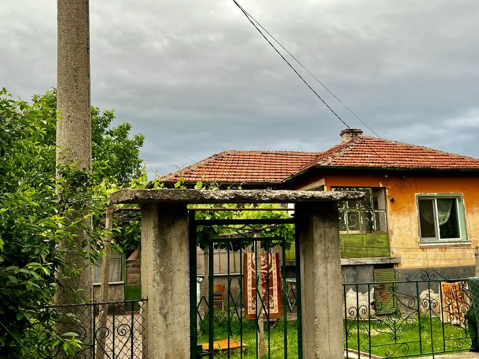 Продава КЪЩА, с. Селци, област Пловдив