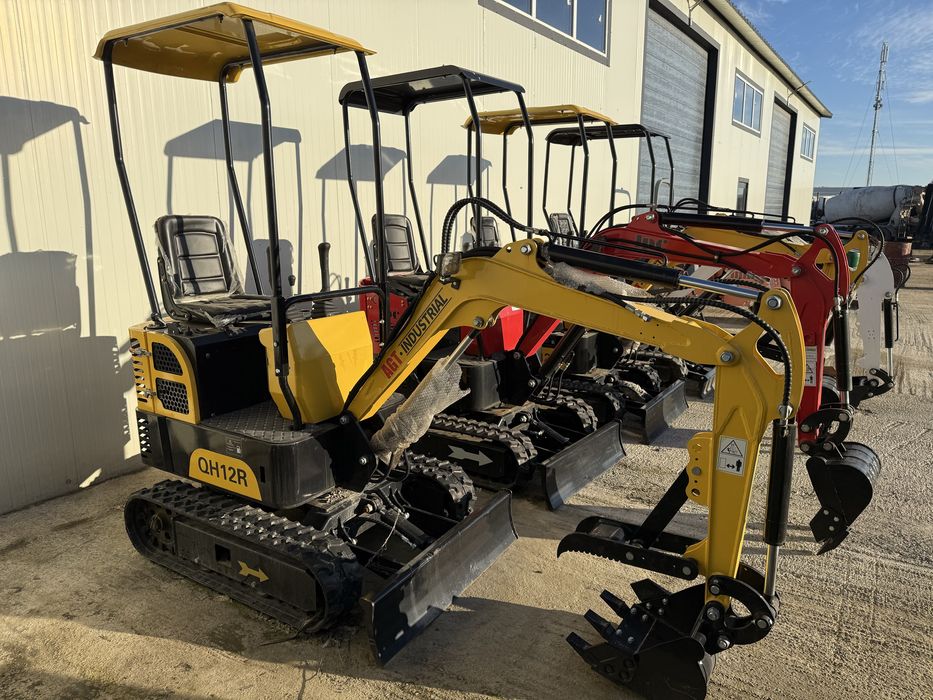 Miniexcavatoare Noi Chinezesti 1 tona