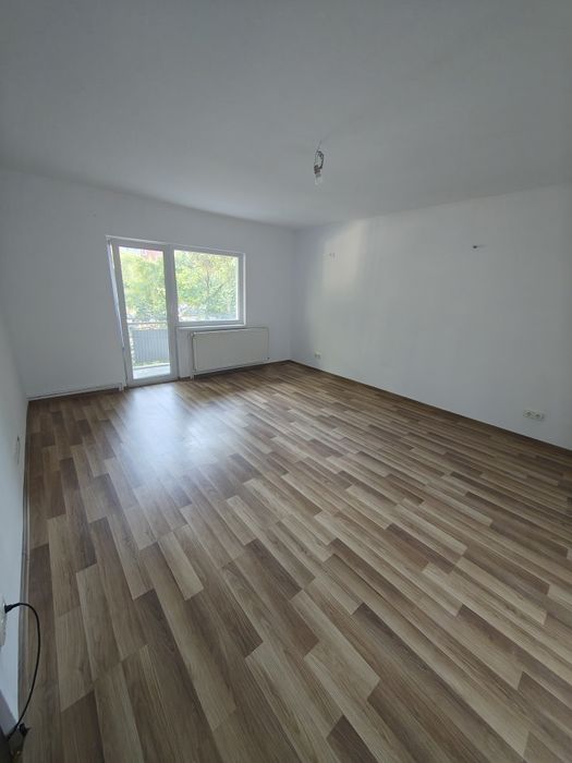 Vand apartament 4 camera, M16