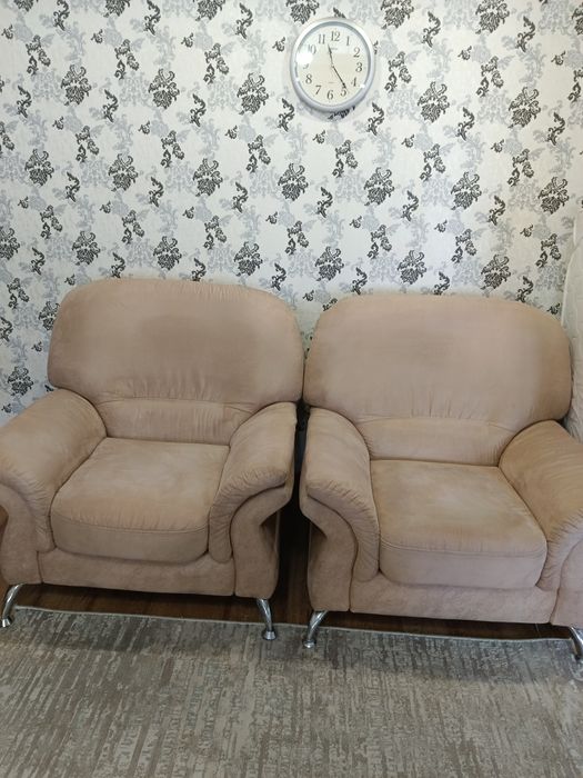Диван и два кресла