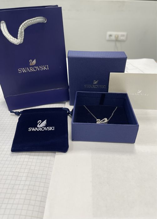 Колие с формата на лебед Сваровски/Swarovski