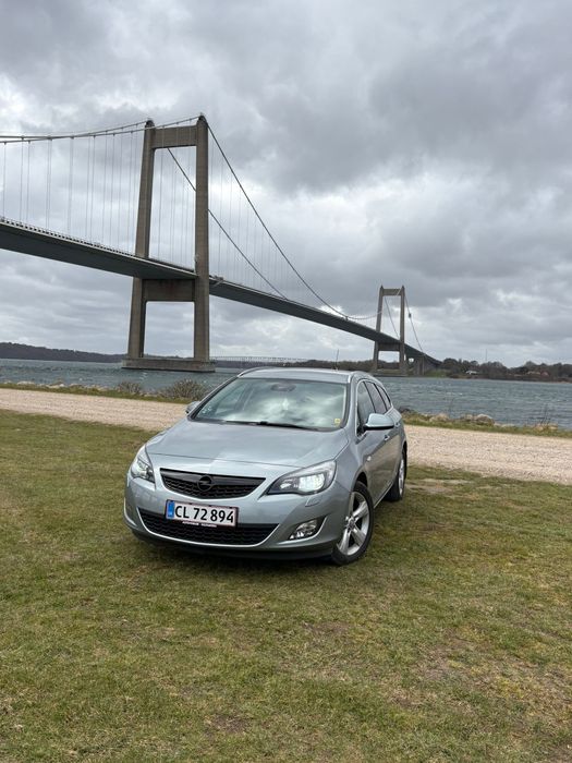 Opel Astra J....