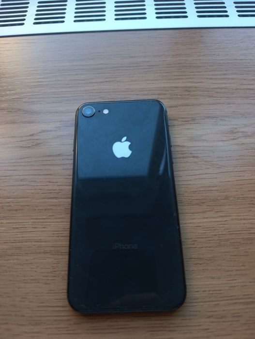 iPhone 8 рабочий