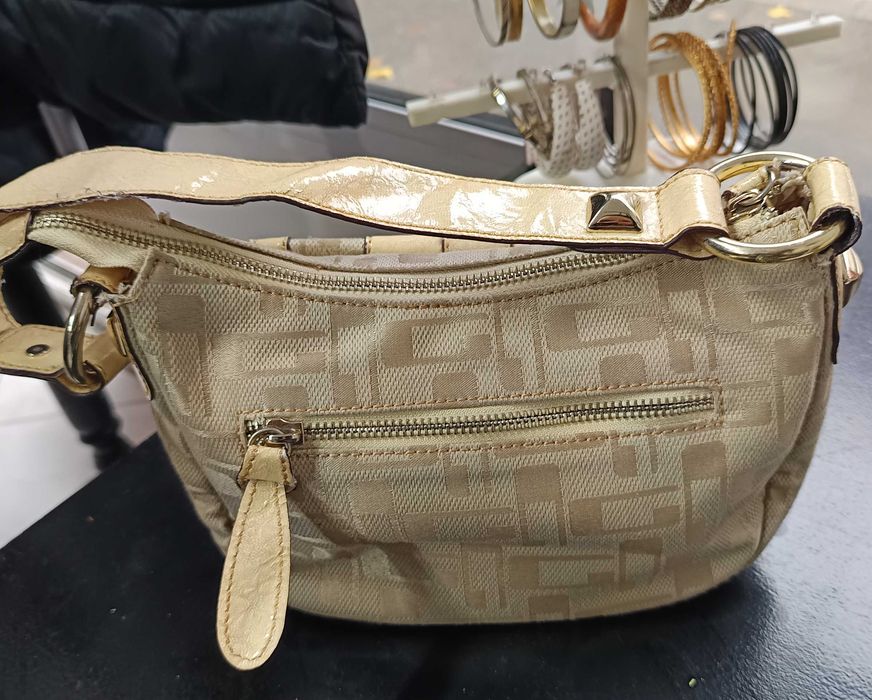 Оригинална Чанта Guess