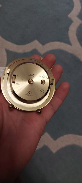 Ceas cu alarme de masa