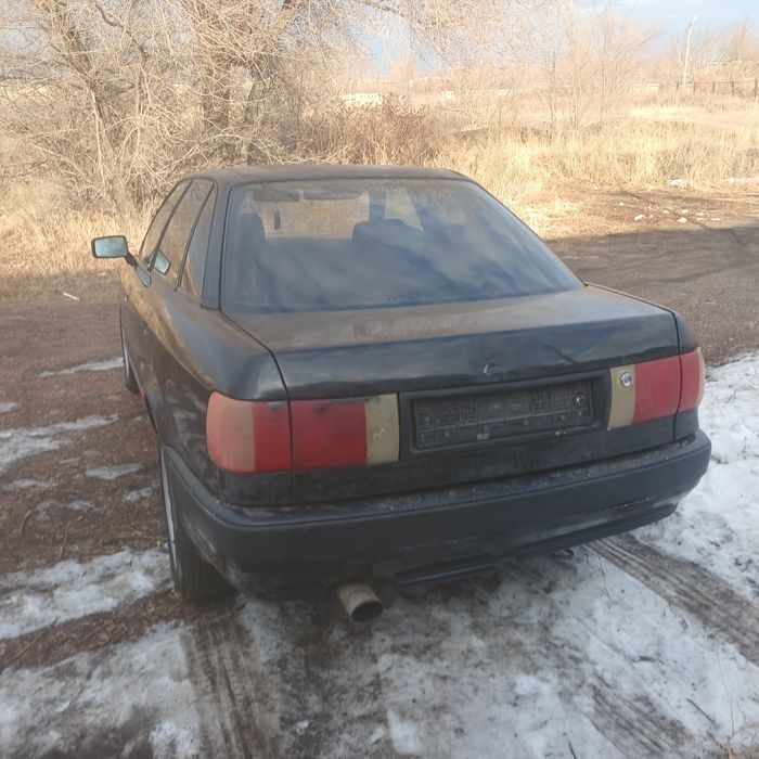 Продаётся запчасти на Ауди 80