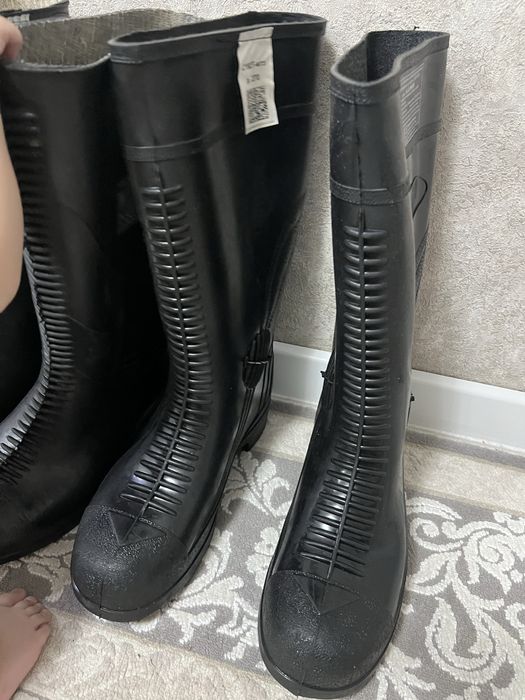 Продам резиновые сапоги