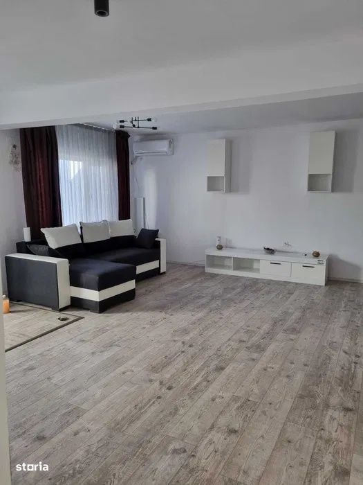 Casa si Teren/ Curte/ Centrala