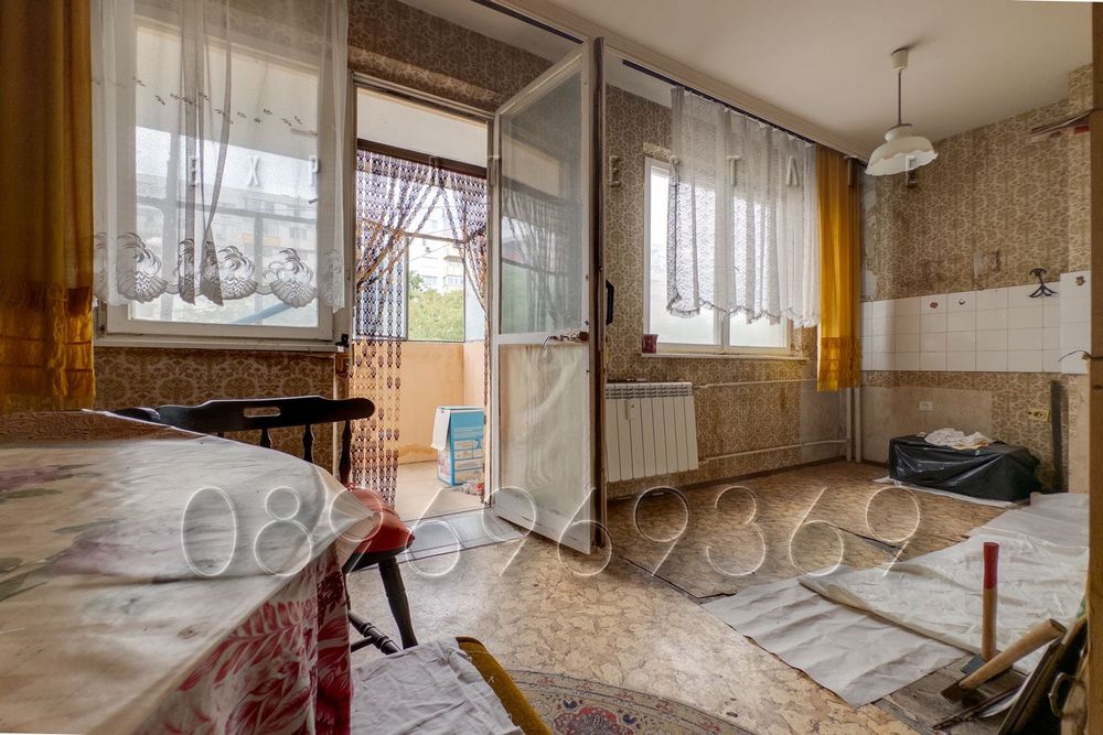 Продава се Тристаен апартамент в Варна, Възраждане 1 - 72 кв.м за 1369 €/кв.м - Снимка #2