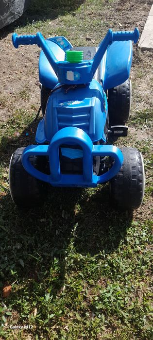 Vand masinuta mica pentru copi 4-7ani