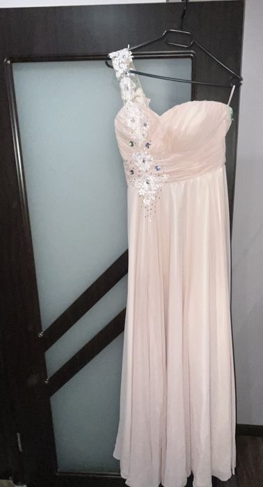 Бутикова дълга рокля