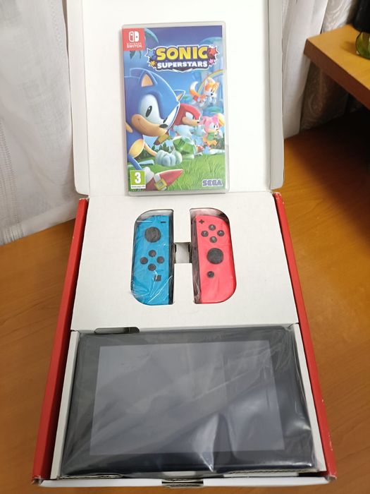 Vând Nintendo Switch stare foarte bună+ 1 joc