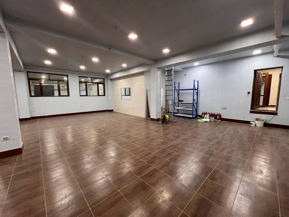 Срочно продается нежилое помещение в центре 494 квадратных