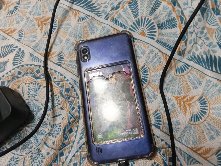 Продам телефон скмсунг а 10