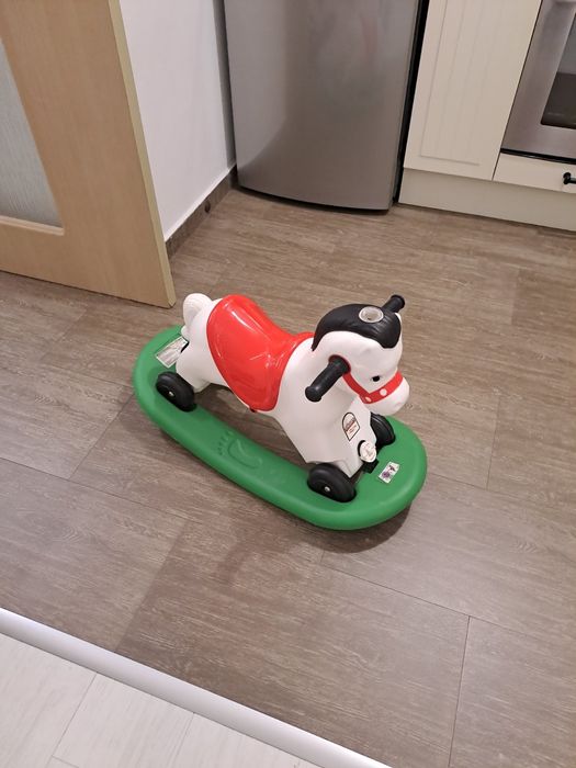 Детско конче с колелца