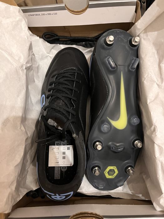 Найк nike tiempo 42