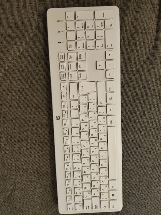 Беспроводные клавиатура и мышь, комплект