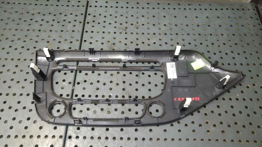 Rama ornament trim radio cd player kia ceed 2 jd 84740a2000 84740a2040wk