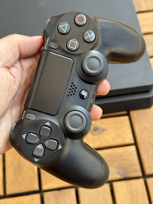 PlayStation 4 ( PS4 ) Slim