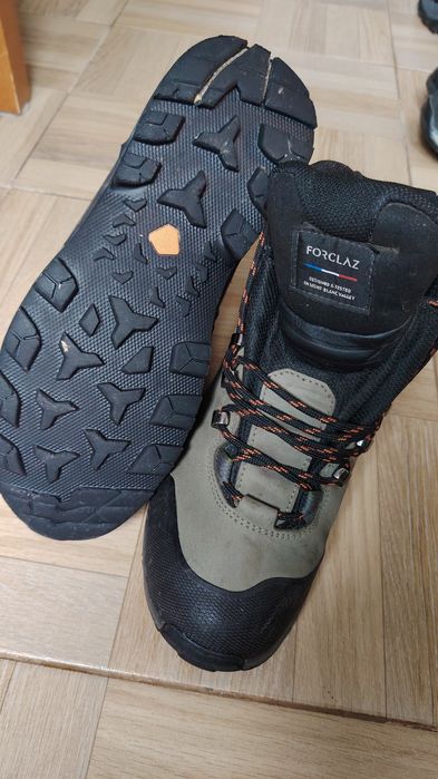 Vând 2 perechi bocanci mărime 40