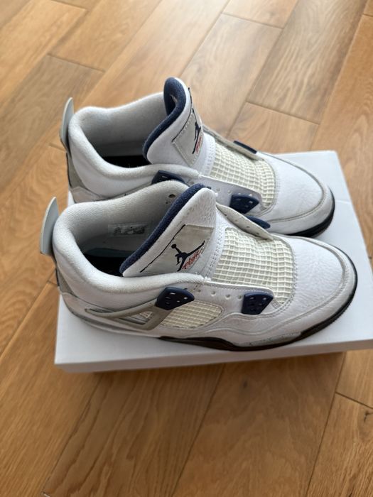 Обувки Jordan 4
