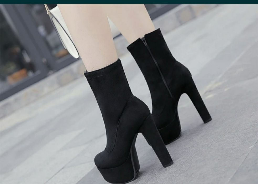 Ghete marimea 34 noi