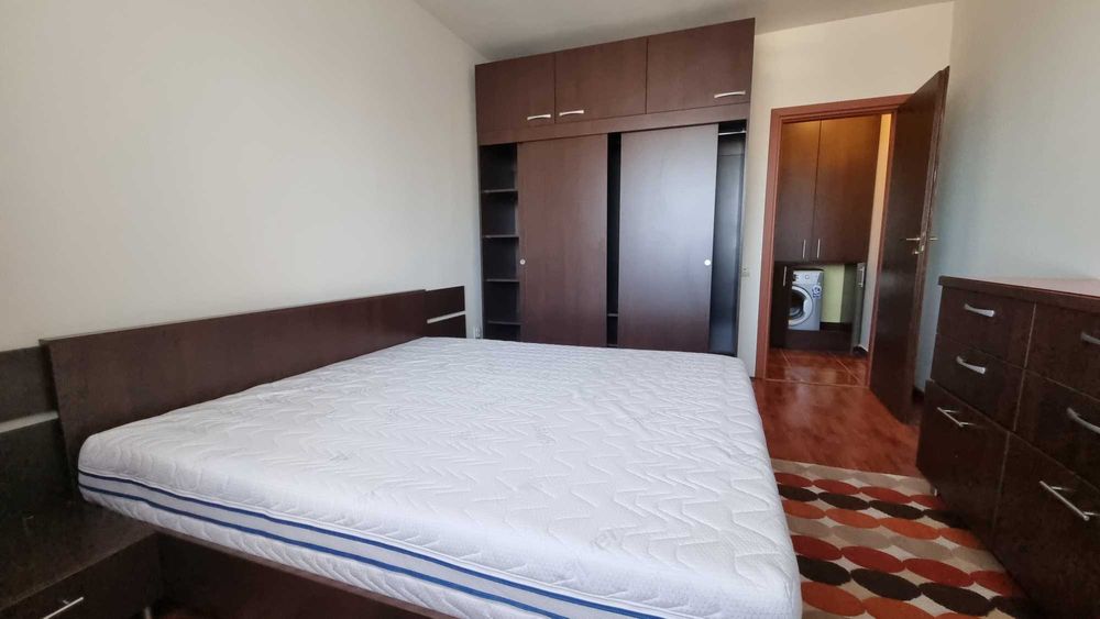 PF dau in chirie apartament cu 3 camere + parcare sau garaj