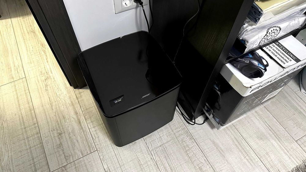 Bose soundbar Soundtouch 300 + Bass module 700