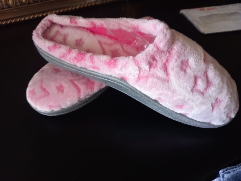 Vand papuci de casă
