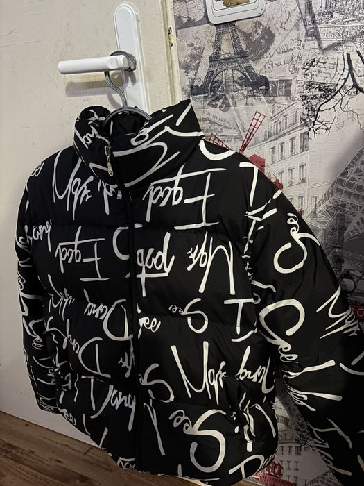 Дамско яке М размер.