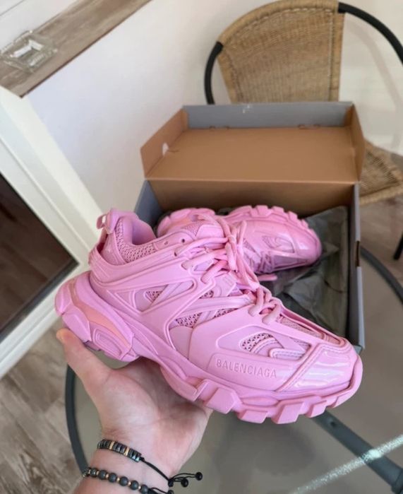 Balenciaga track