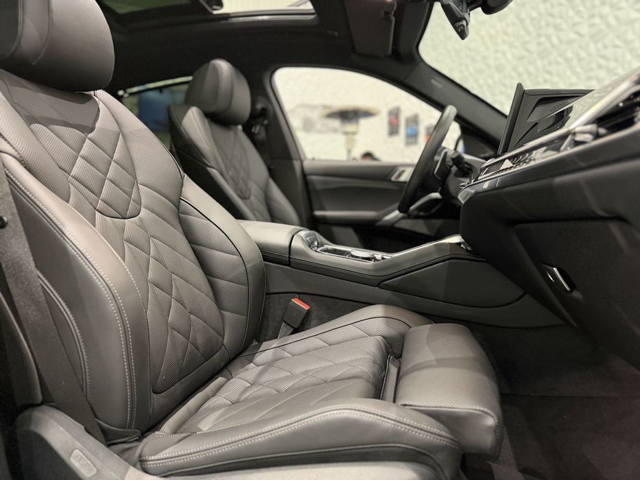 BMW X6 M-Paket / Panorama / Harman&kardon /Grila iluminata/ 17800 km