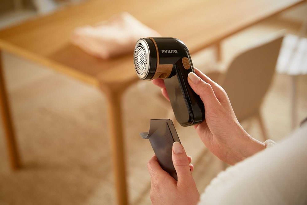 Пилинг за дрехи Philips GC026/80, въртене на острието до 8800 оборота в минута