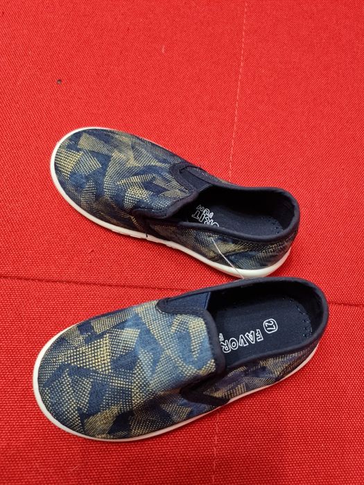 Продам детскую одежду.