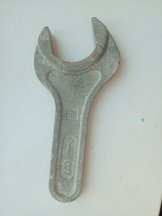 Ключ гаечный 65 для