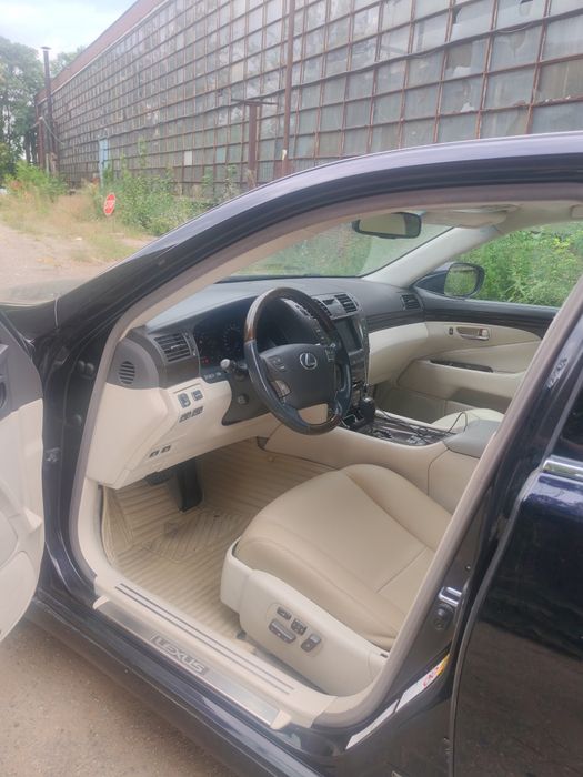 Lexus Ls600h Long 455Cp (full led adaptiv,pneumatic,trapa,piele+mahon+plafon piele întoarsă etc)