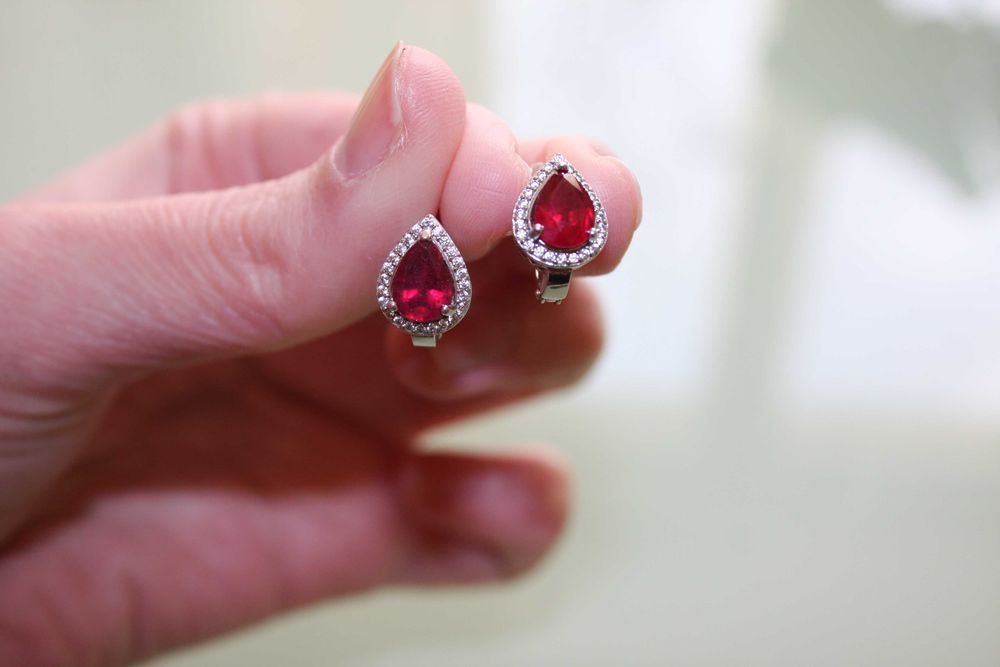 Серебряные серьги с натуральными рубинами