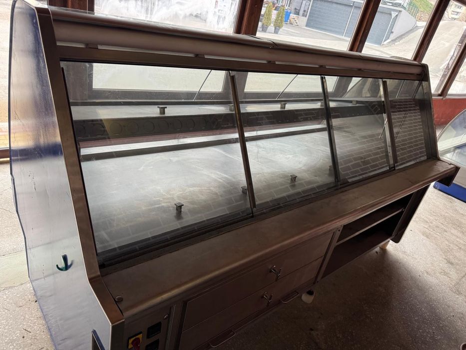 Хладилни и топли витрини