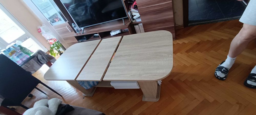 Холна маса с повдигащ механизъм