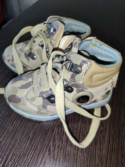 Ботинки детские на малыша 22 размер