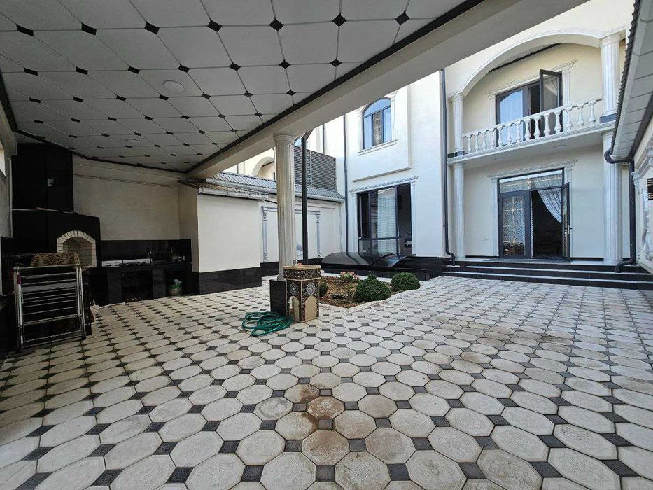 Сергели.Султонобод махалляси.2.5 сотихда 5хонали зор уй сотаман