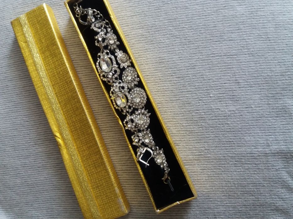 Продам бижутерию