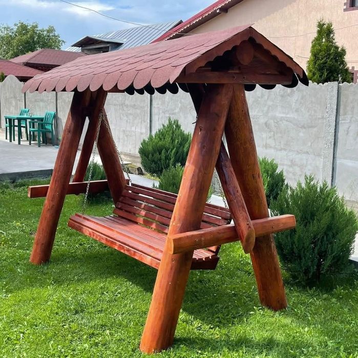 Mobilier rustic din lemn masiv
