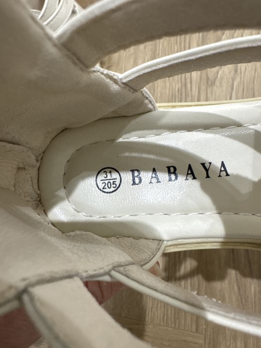 продам босоножки сандали для девочек
