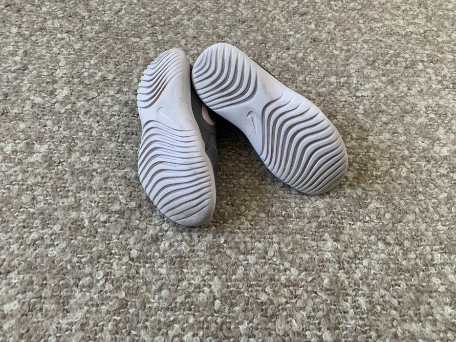 Маратонки за момиче Adidas - 32 номер & Nike - 31.5 номер,