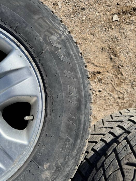 Зимние шины 265/65/17