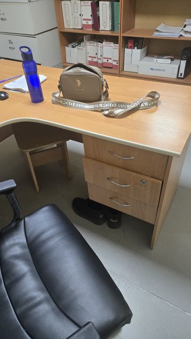 Стол офисный бесплатно